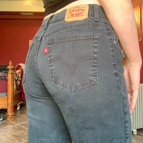 550 Bootcut Black Levi Jeans - Picture 2 of 6